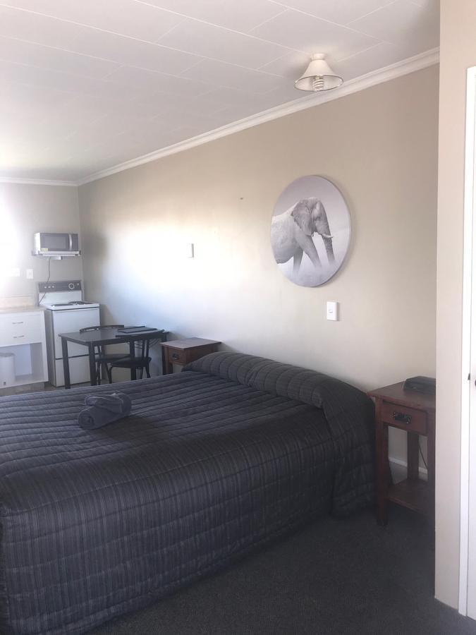 Avenue Motel Oamaru Bagian luar foto